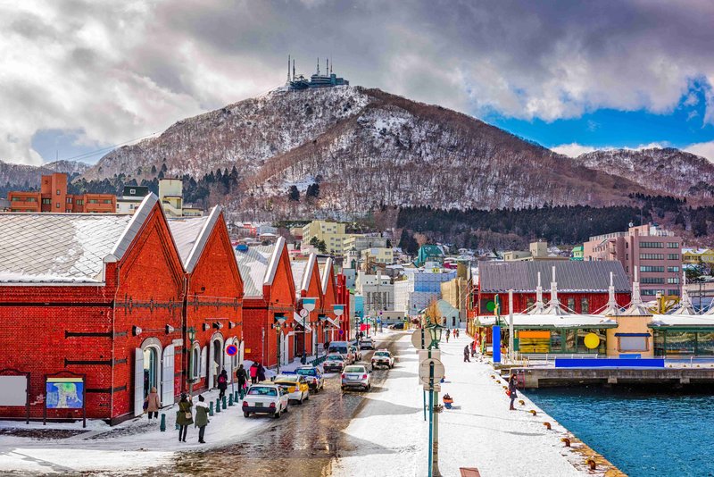 pesona-negeri-sakura-di-ujung-jari-anda-dengan-paket-wisata-jepang-2024-sorotan-indahnya-hokkaido.jpg