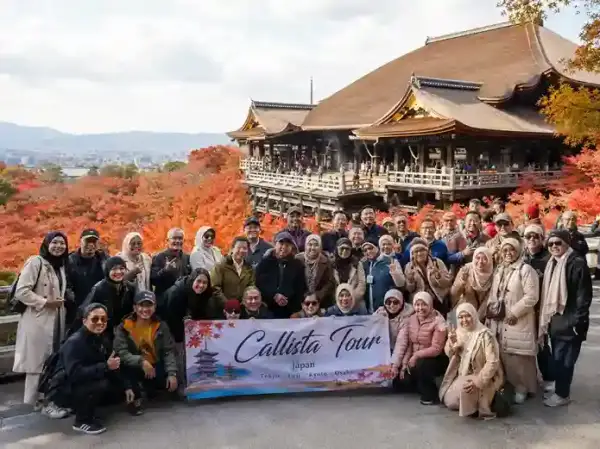 Group incentive tour Jepang di Kiyomizudera Temple Kyoto saat musim gugur