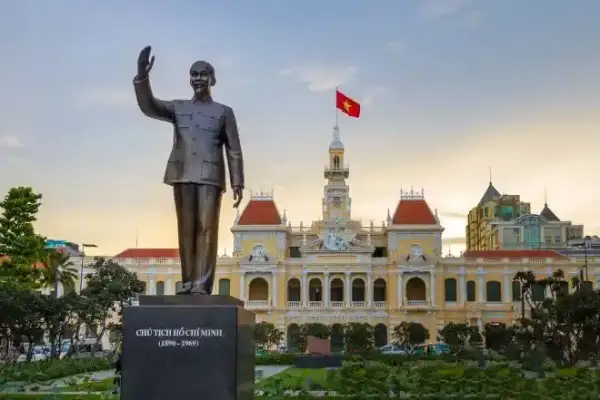 Patung Ho Chi Minh di Nguyen Hue, Ho Chi Minh City Vietnam, destinasi wisata populer