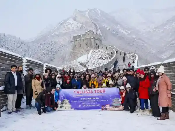 Group Callista Tour di Great Wall Beijing saat musim dingin bersalju dalam tour China murah