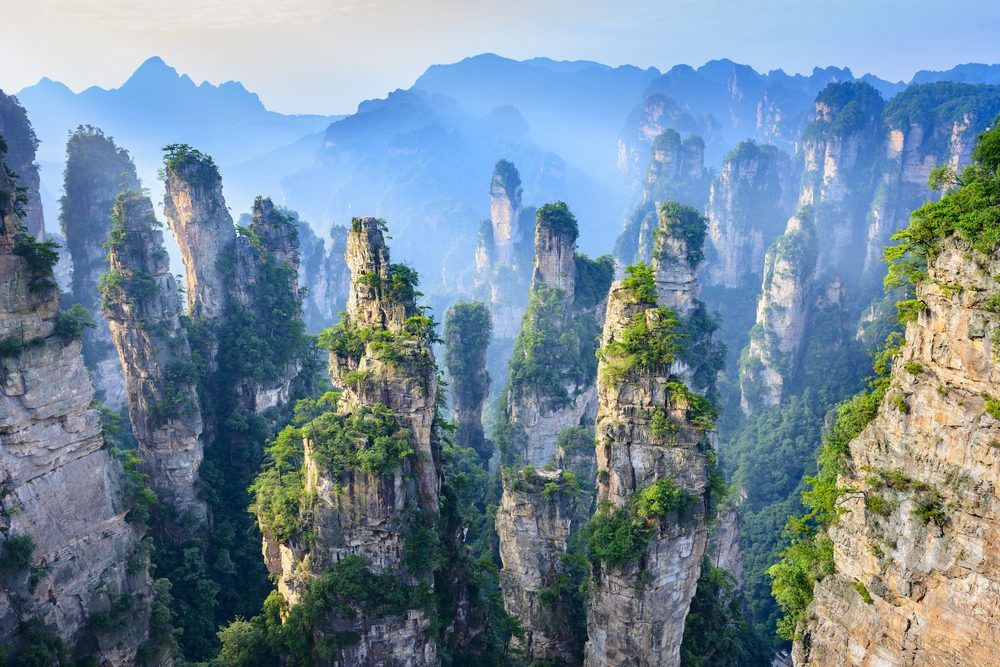 Tour China Zhangjiajie 6D Avatar Mountain Experience 1