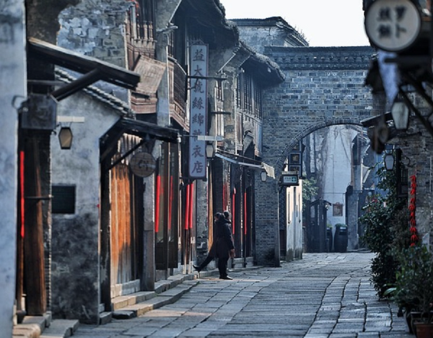 tour-china-8d7n-2025-changsa-zhangjiejie-chongqing-by-cz-departure-from-surabaya