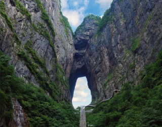 Tour China 8D 2026 Ultimate Escape Chengdu By MH 