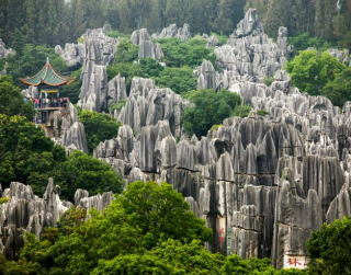 Tour China 2025 9 Hari Kunming Guizhou Lijiang Shilin