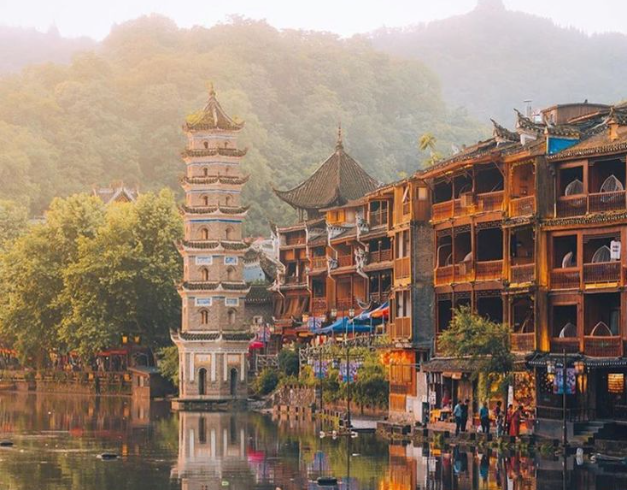 tour-china-9d-2025-zhangjiajie-furongzhen-fenghuang