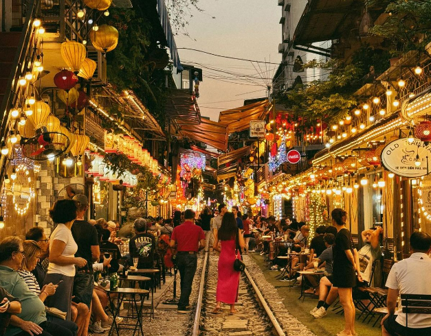 tour-vietnam-2026-6d-romantic-sapa-fansipan-mountain-aurora-cruise