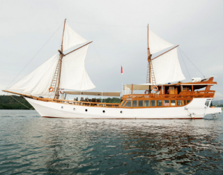 SAILING KOMODO 3D2N OPEN TRIP (DELUXE PHINISI ) 2022. From 3.850.000 perorang ( LAND TOUR)