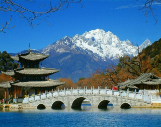 Tour China 9 Hari Shangrila Grand Canyon Guizhou