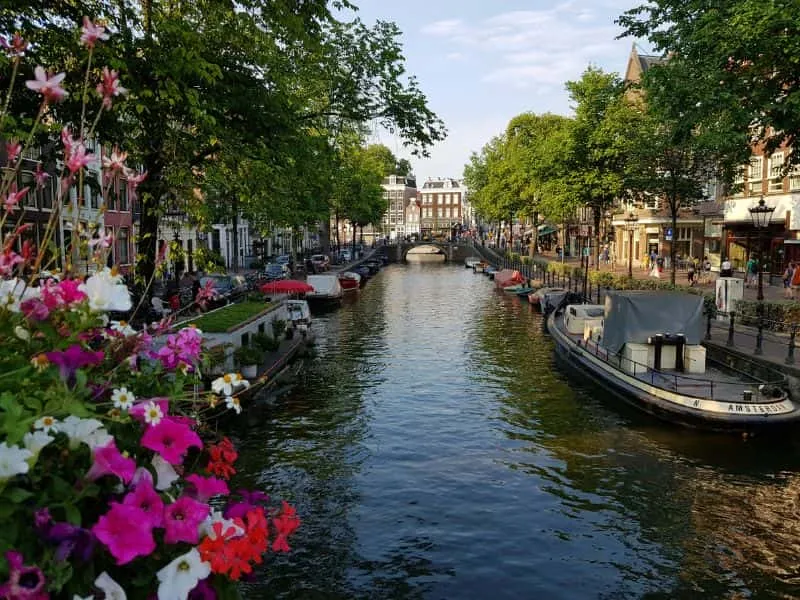 Canal Amsterdam: Pesona Kanal & Aktivitas Seru