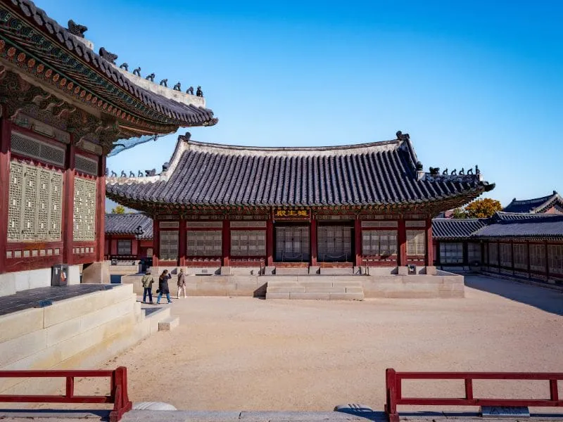 Changdeokgung Palace - Istana Indah Warisan Dunia di Seoul