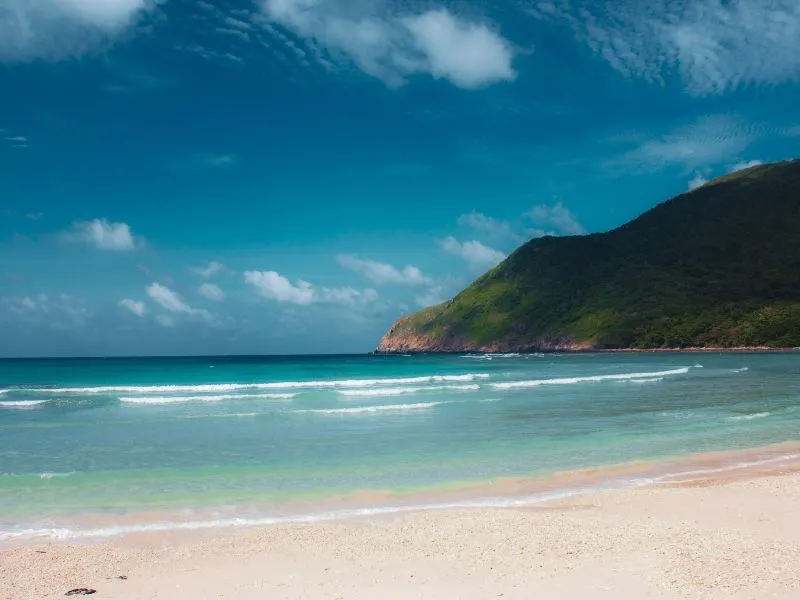 Con Dao Island, Tour Vietnam Seru: Pantai & Sejarah!