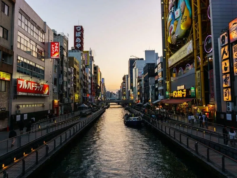 Dotonbori Osaka Jepang dan Papan Glico Ikonik