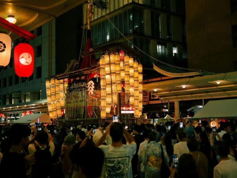 Festival Musim Panas di Jepang: Parade sampai Kembang Api
