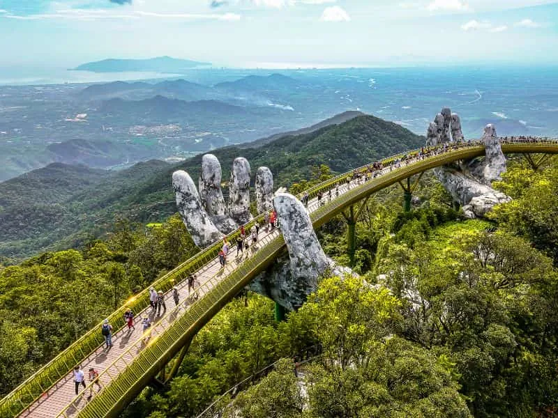 Golden Bridge Vietnam: Jembatan Ikonik di Atas Awan