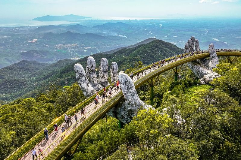 golden-bridge-vietnam_large.jpg