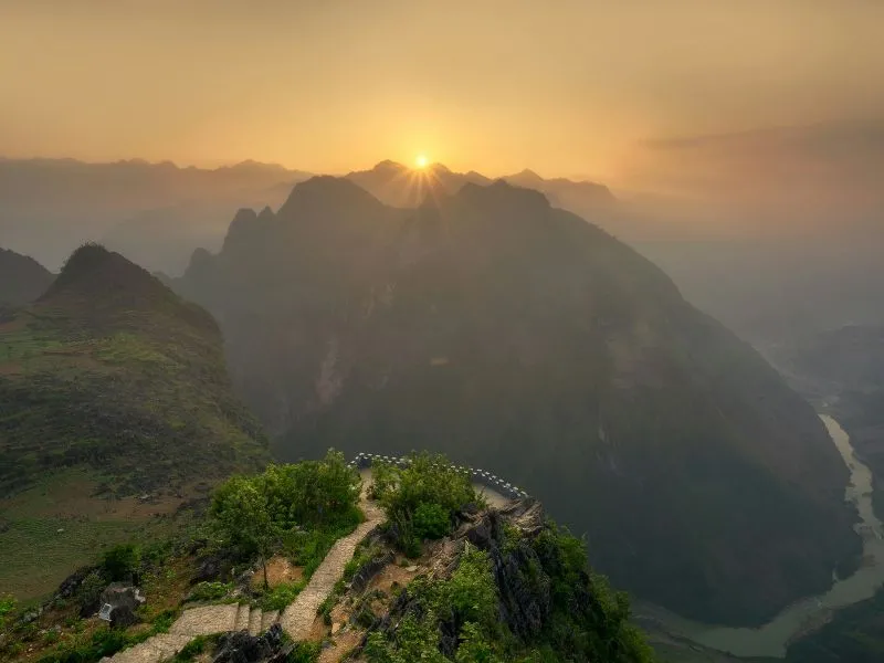 Tour ke Ha Giang Vietnam? Ini Destinasi Wajibnya!