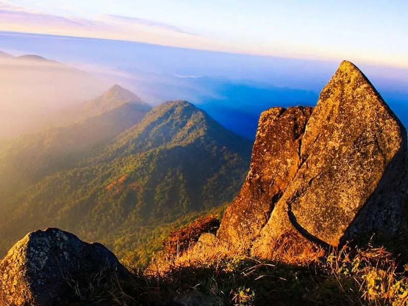 Liburan ke Thailand: yuk Trekking ke Gunung Tertinggi, Seru Banget!