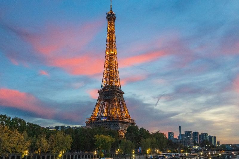 paket-liburan-ke-paris-untuk-2-orang_large.jpg