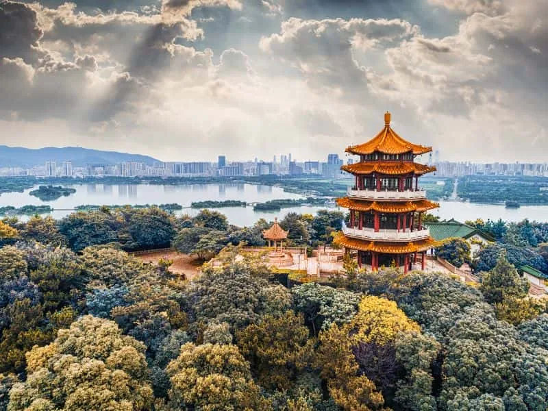 Paket Tour China Lebaran 2025 Murah Mulai 10 Jutaan!