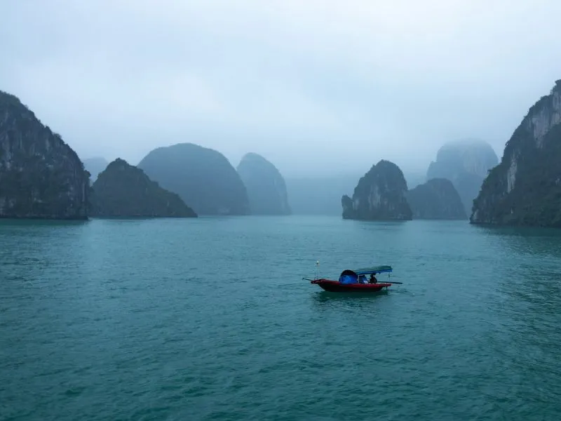 Tour Halong Bay Vietnam Mulai 6 Juta
