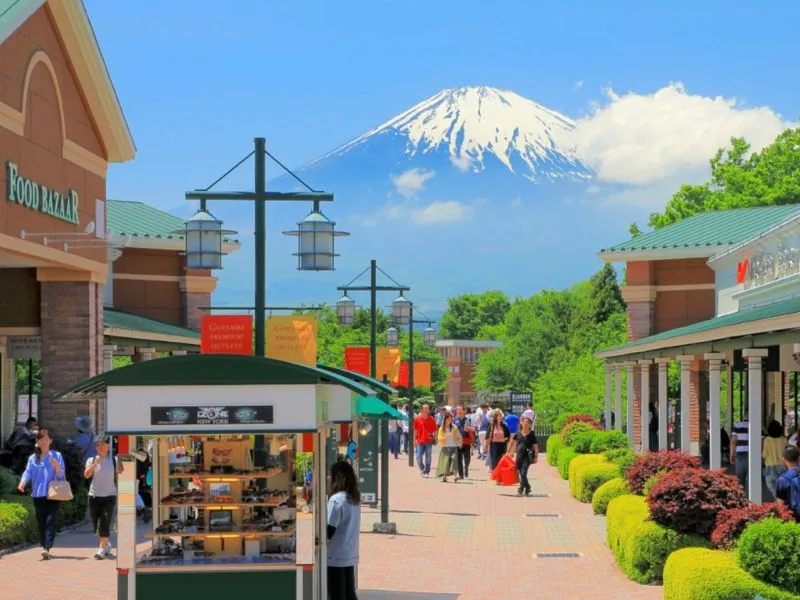 Paket Tour Jepang Murah 2024: Tips Shopping di Premium Outlet Gotemba