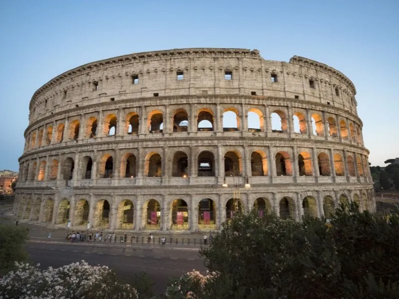 paket-tour-ke-italia-2026.webp