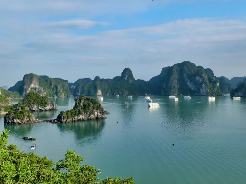 Paket Tour Vietnam 6 Hari: Explore Keindahan Alam dan Peninggalan Sejarah