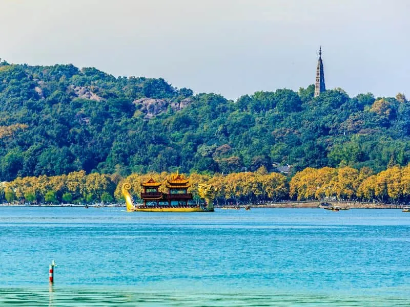 Paket Tour Vietnam- Hanoi- Ha Long- Hue Hoi An-HCMC-Mekong 2025