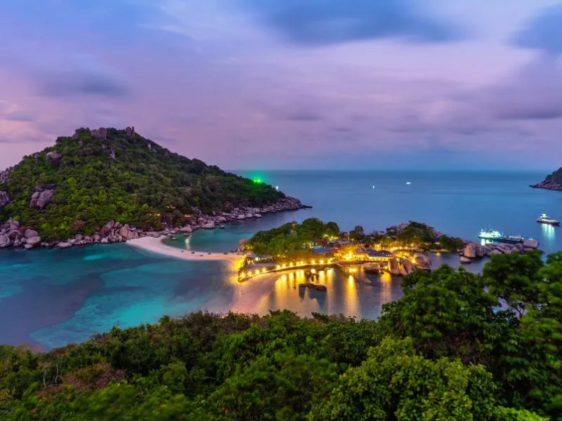 Harga Spesial Paket Tour Vietnam Hanoi Halong Bay 5 Hari Seru!