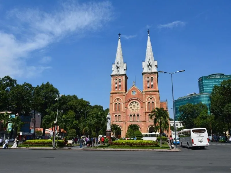 Paket Tour Vietnam Keluarga 7 Hari 6 Malam Mulai 10 Jutaan!
