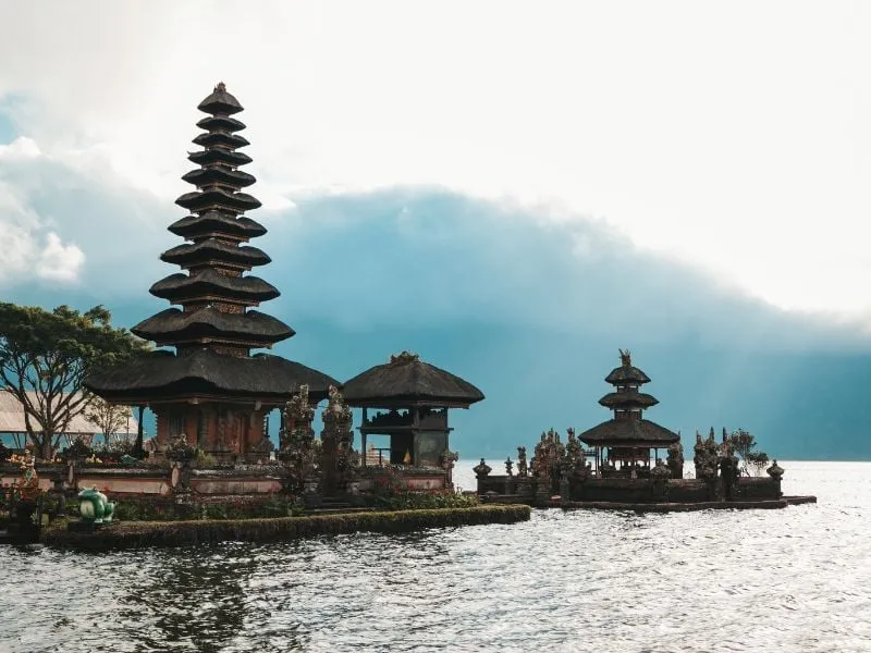Paket Wisata Domestik Terbaik Mulai 1 Jutaan – Pesan Sekarang!