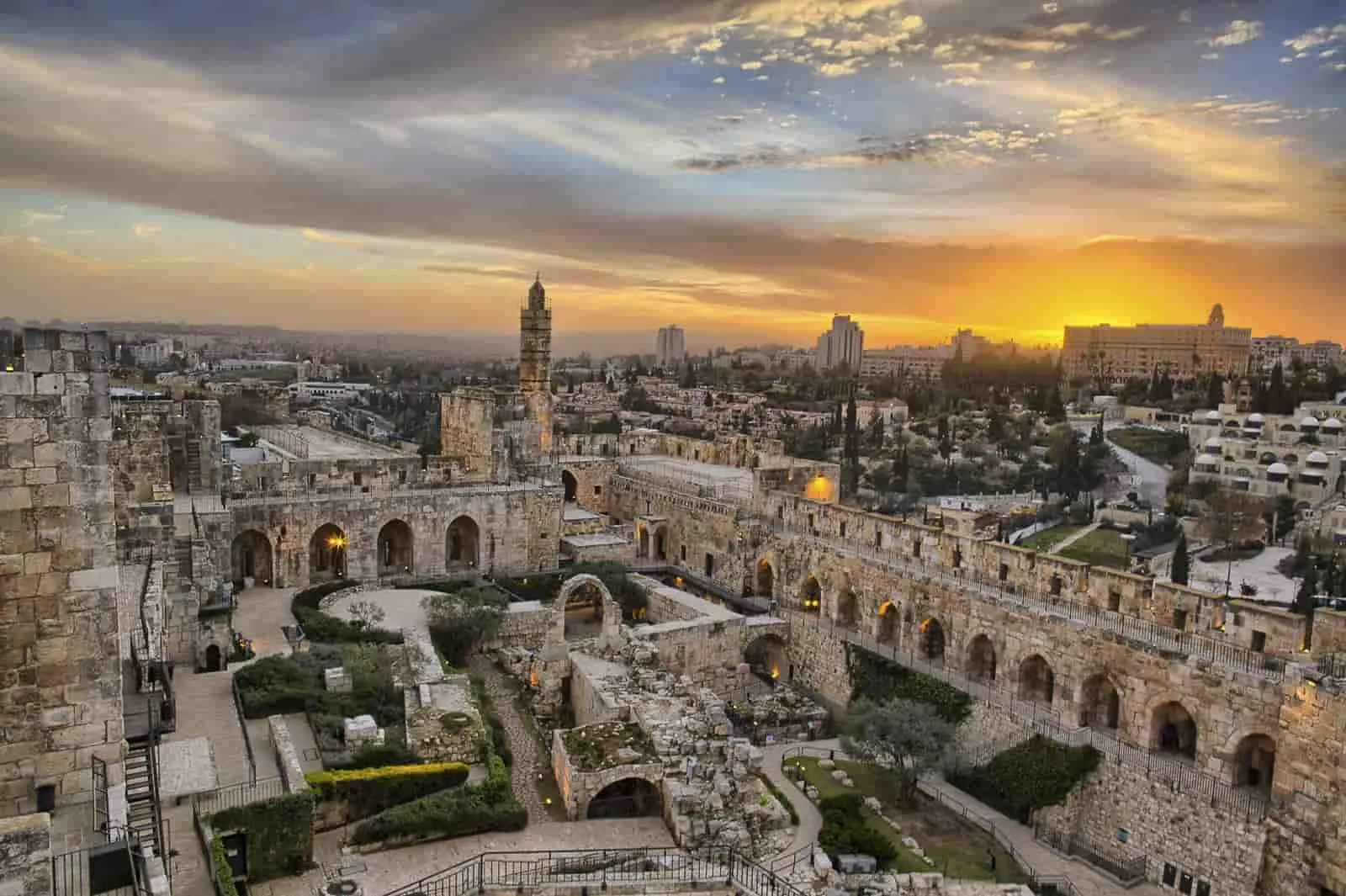 Petualangan Spiritual: Mengarungi Paket Ziarah Holyland 2024 dengan Callista Tour