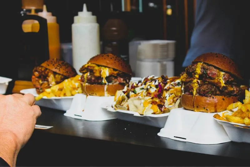 17 Restoran Halal di London Favorit Wisatawan