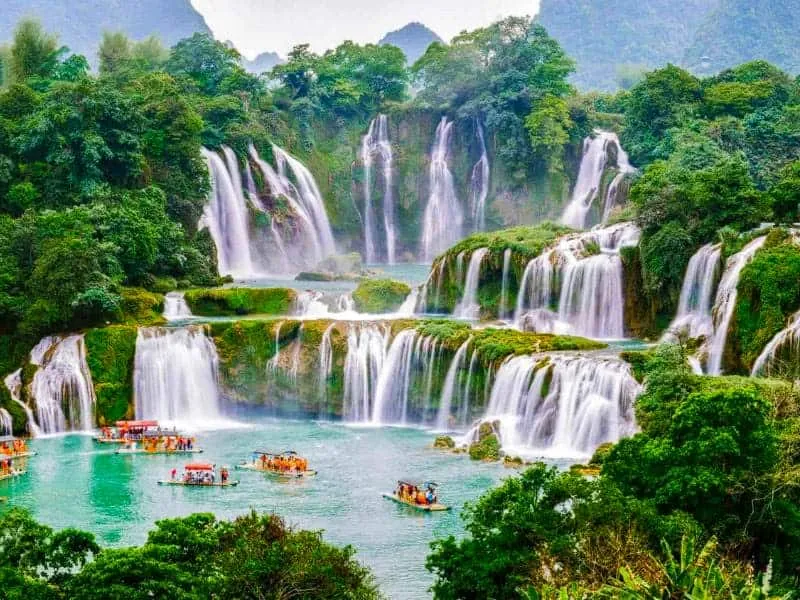 6 Tempat Wisata di Vietnam Paling Terkenal 2024