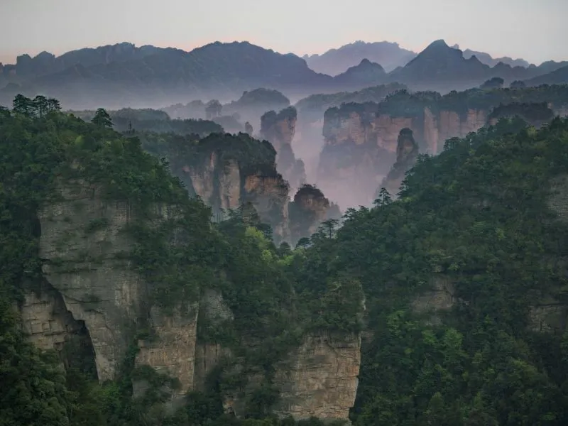 Tour Chongqing Zhangjiajie yang Wajib Dikunjungi: Ini Alasannya!