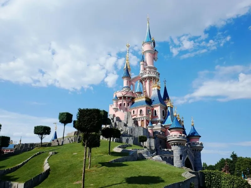 Tour Disneyland Paris 2026 -  Mulai 45 Juta