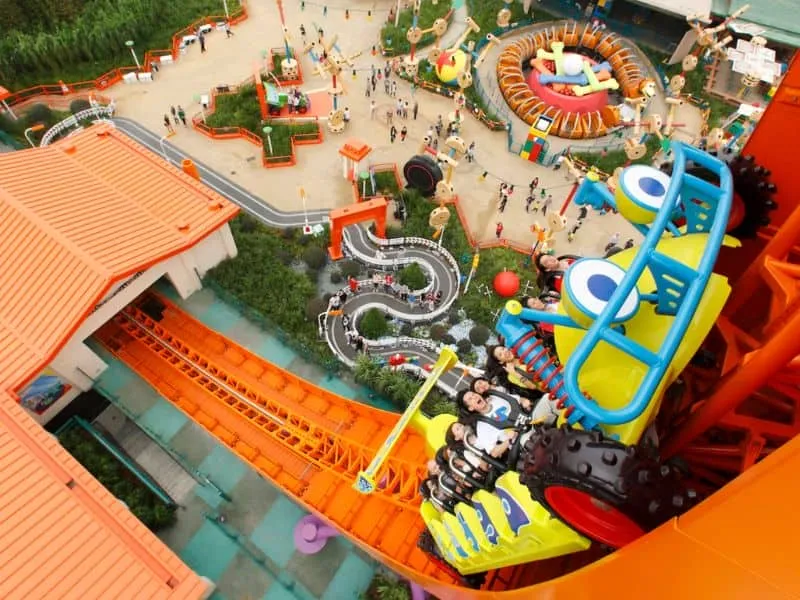 Tour Hongkong Disneyland: Coba 5 Wahana Ini, Seru Abis!