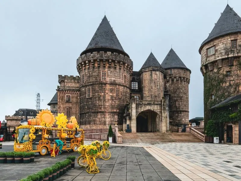 Tour Sejarah Vietnam: Menjadi Mudah Bareng Callista!