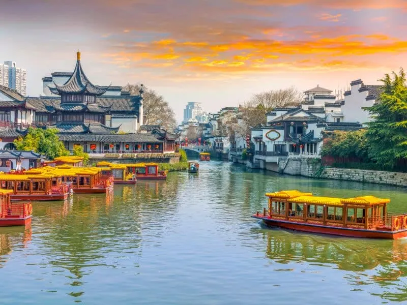 Tour Vietnam 2025 Lebaran: Mulai 8 Jutaan, All-In!