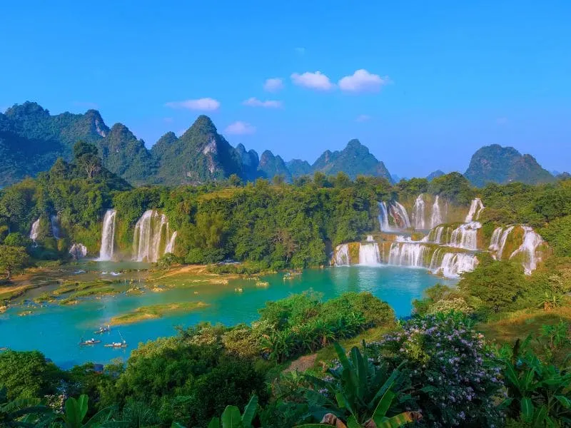 Tour Vietnam Explore Hidden Gems, mulai 5 Jutaan aja!