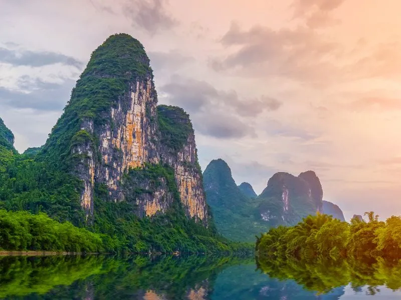 Tour Vietnam Oktober 2025: Paket Hemat Mulai 5 Jutaan!