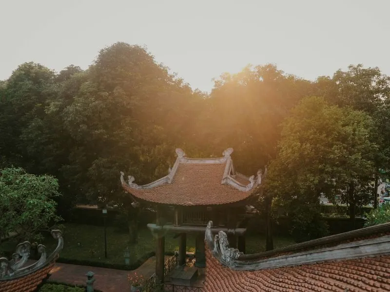 Tour Vietnam Wisata Sejarah dan Budaya: Hanoi, Ha Long Bay, Hoi An!