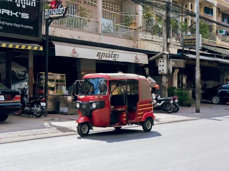 Transportasi di Bangkok: BTS, MRT, Tuk Tuk & Cara Naik