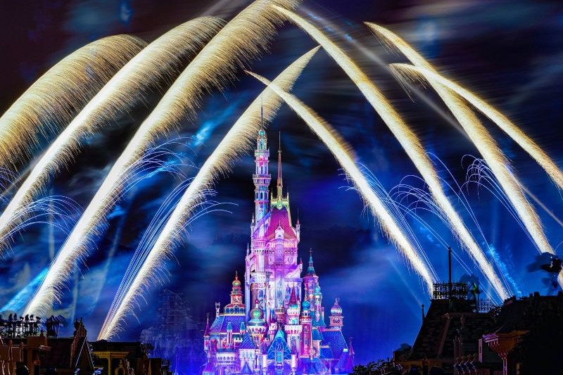 trip-to-hong-kong-disneyland_large.jpg