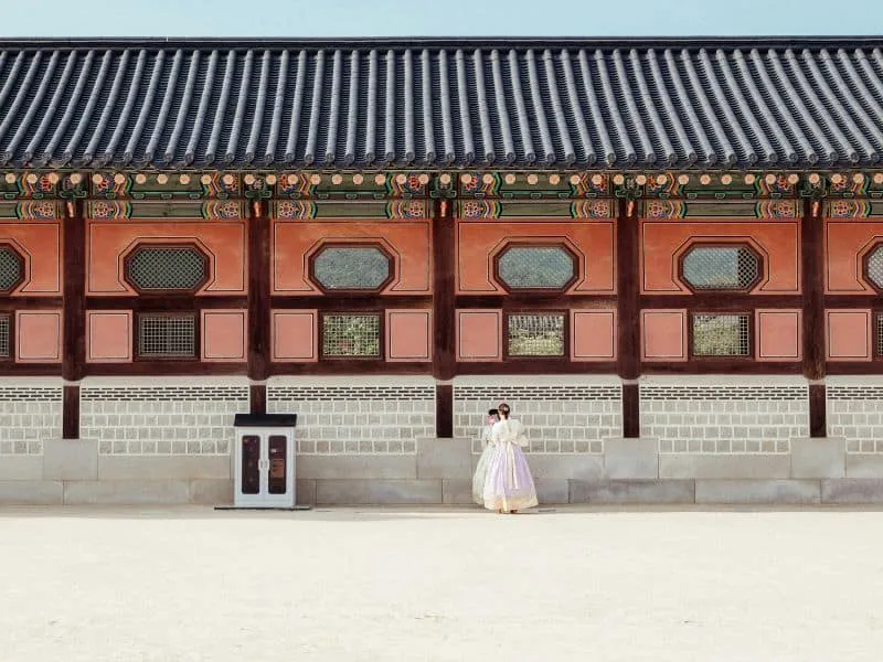 Wisata Budaya Korea - Dari Hanbok hingga Desa Tradisional yang Memukau!