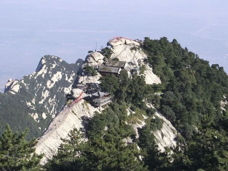 Pecinta Adrenalin, Jelajahi 4 Wisata Ekstrim di China ini!