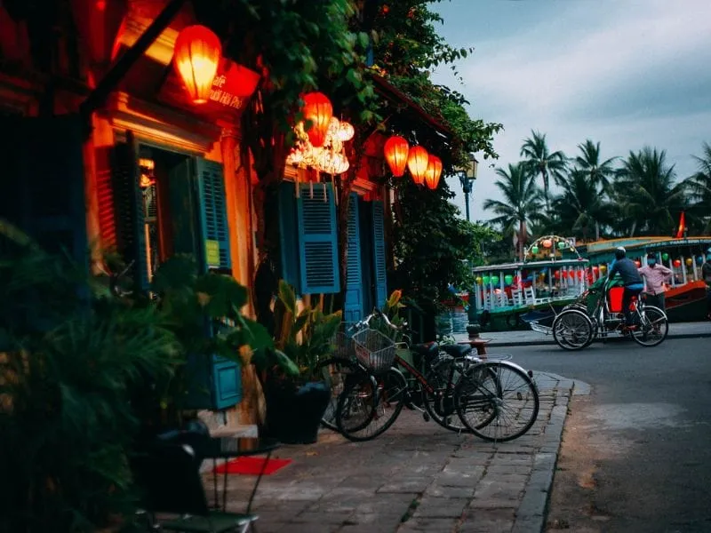 Wisata Vietnam Terkenal: Destinasi Seru & Paket Tour Murah!